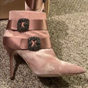 Authentic ladies Manolo Blahnik booties
